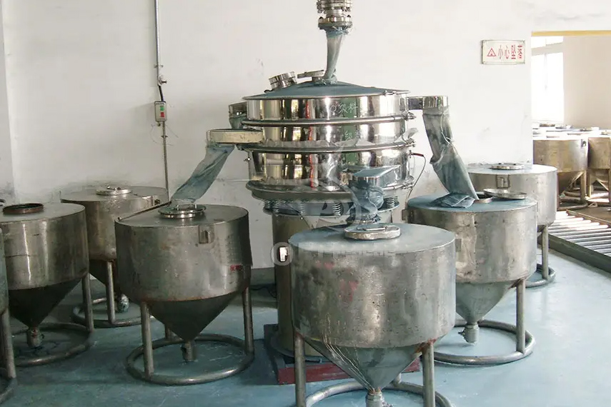振蕩篩主要特點：換網容易，全封閉模式粉末不飛揚，可連續(xù)作業(yè)
