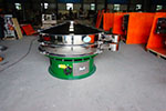 1500型三次元振動(dòng)篩，產(chǎn)量可達(dá)1100kg/h。